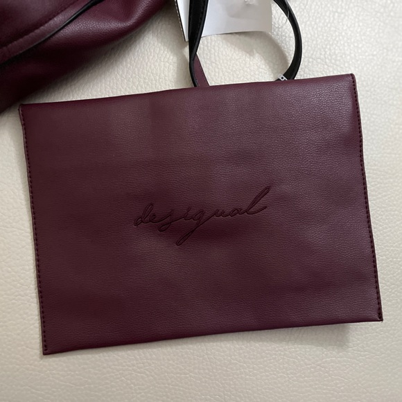 Desigual Women’s Large Reversible Tote Bag with an Inner Bag and a Charm - Picture 10 of 16